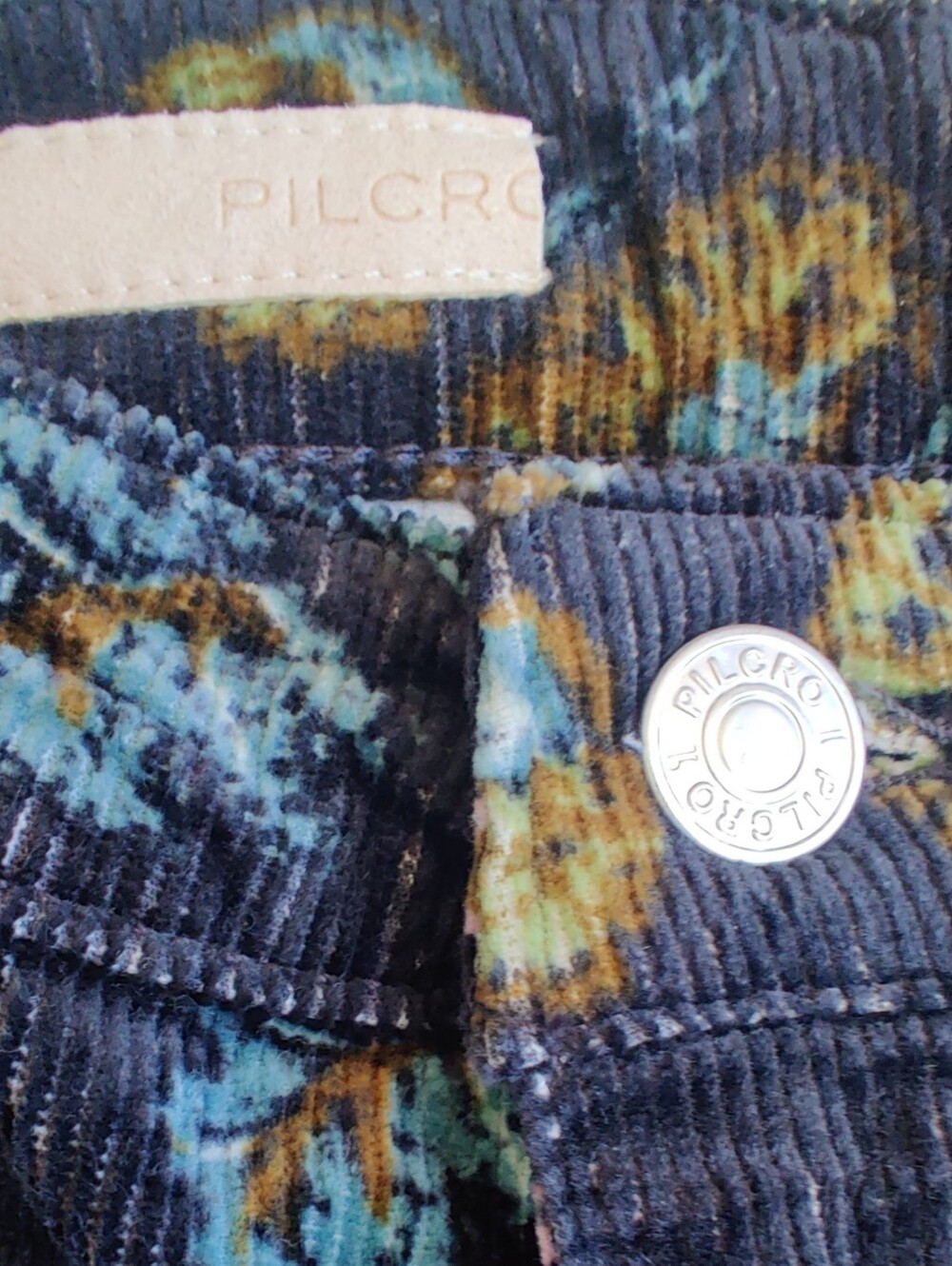 Anthropologie X Pilcro The Icon Flare Low-Rise Corduroys In Gray Floral Size 26 - Picture 8 of 9
